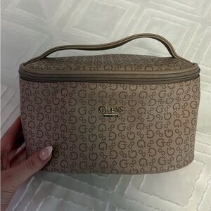 Guess Toiletry Bag